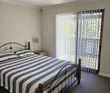 South Perth - Photo 3