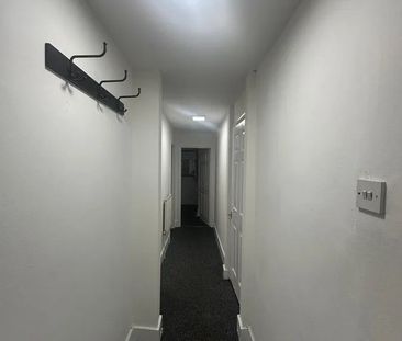 2 Bed Flat, Norfolk Road, IG3 - Photo 1