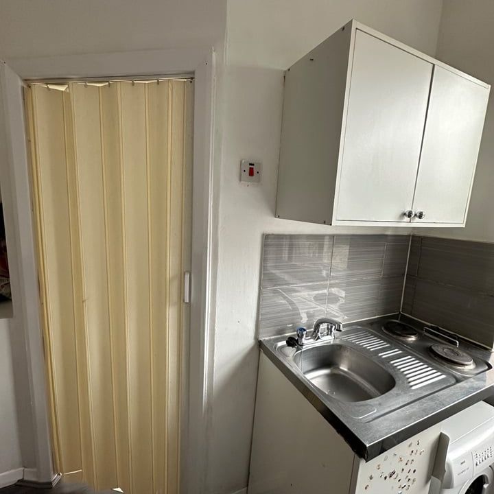 Studio Flat, Dudley Road, B18 - Photo 1