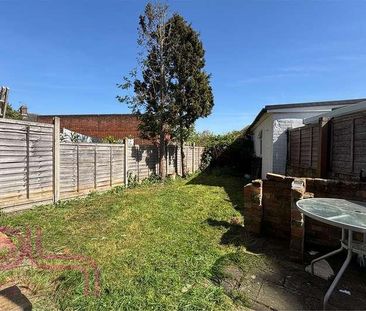 Wolsey Close, Hounslow, TW3 - Photo 3