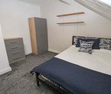 5 bedroom terraced house to rent - Photo 4