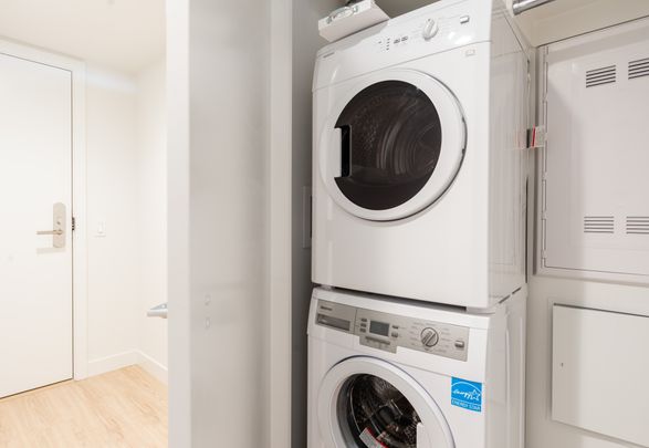 1108 Pendrell Street, Vancouver - Photo 1