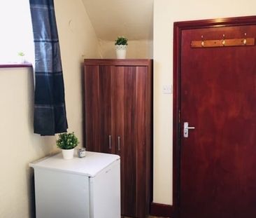 Bedsit, Princes Avenue, N13 - Photo 5