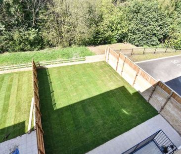 A six bedroom detached town house within the prestigious Royal Well... - Photo 2