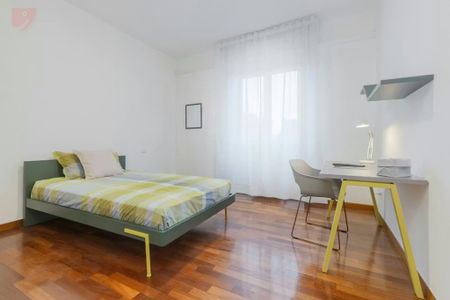 Via Guido Guarini Matteucci, Milan, Lombardy 20162 - Photo 3