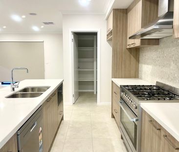 Modern and Spacious Family Home. - Photo 5