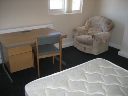 7 Bed Luxury Student House - StudentsOnly Teeside - Photo 5