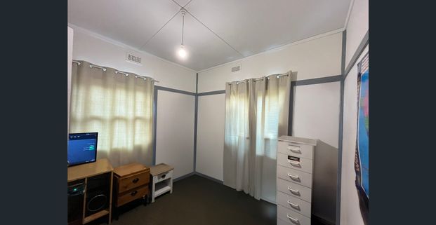 Charming 3 Bedroom Home In A Perfect Location - Photo 1