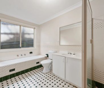 Spacious & Low-Maintenance Villa in Quiet Normanhurst Pocket - Photo 6