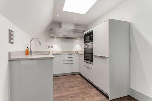 Brighton Road, Banstead, SM7 - Photo 1