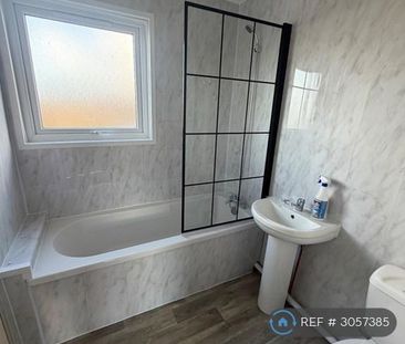 3 bedroom terraced house to rent - Photo 6