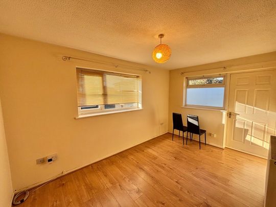 Woodrush Close, Taunton - Photo 1