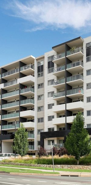 Hop, skip and a tram ride away… - Photo 2