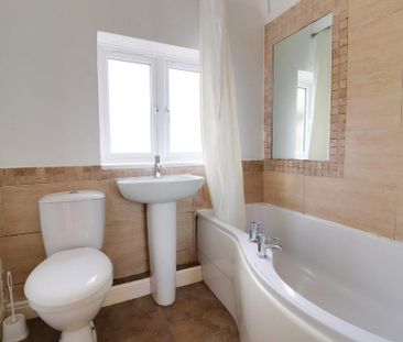 3 bedroom detached house to rent - Photo 3