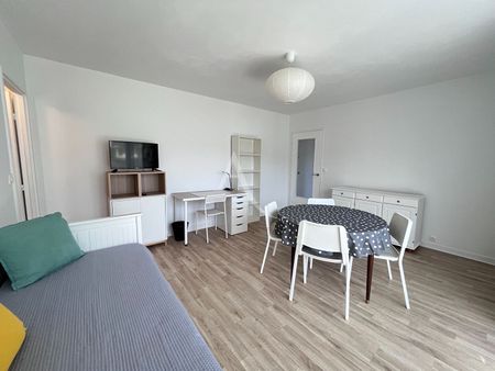 Location Appartement 1 pièce 32m² - Photo 3