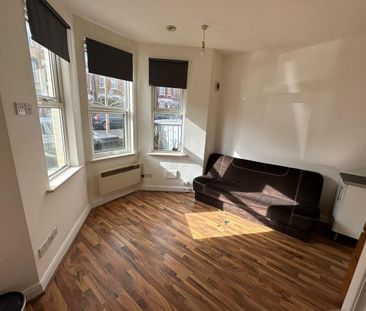 Bedsit, Downhills Park Road, N17 - Photo 1