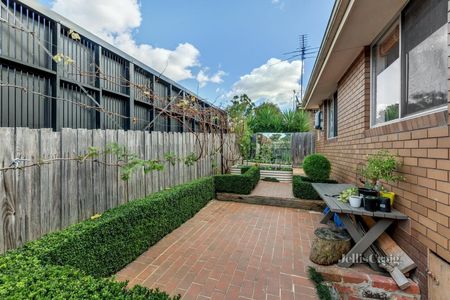 2/158 Junction Road, Nunawading - Photo 2