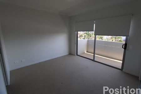 Contemporary & functional 2 Bedroom 2 Bathroom Chermside Apartment - Photo 3