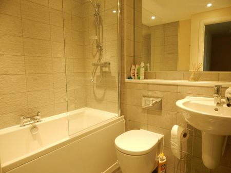 3 bedroom semi-detached house to rent - Photo 5