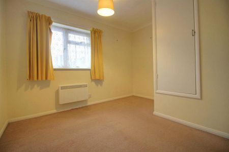 2 bedroom semi-detached house to rent - Photo 2