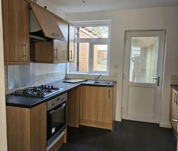 4 Bed Semi-Detached House, Aikman Avenue, LE3 - Photo 4