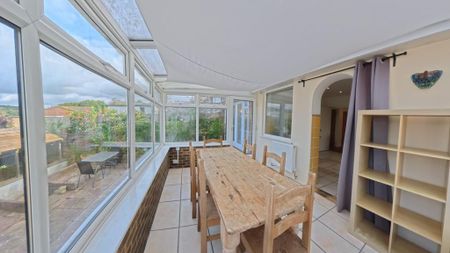 4 bedroom house to rent - Photo 2