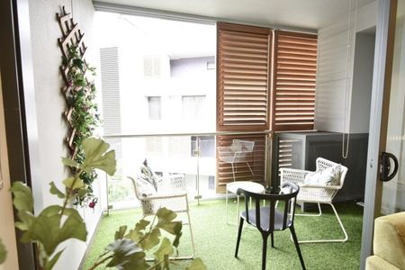 Luxury Furnished Split-Level Apartment | Prime Pyrmont Living - Photo 4