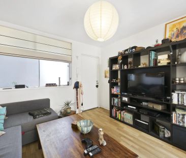 Stylish Living with Private Courtyard in Prime Richmond Location - Photo 6