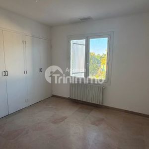 Location Appartement 4 pièces 125m² MORIERES LES AVIGNON 84310 - Photo 2