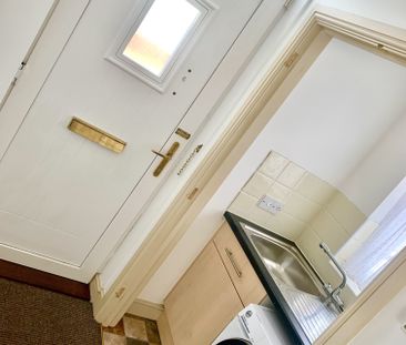 White Horse Gardens, March - Photo 6