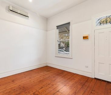 Freshly Renovated Albert Park Gem in Prime Lifestyle Location - Photo 1