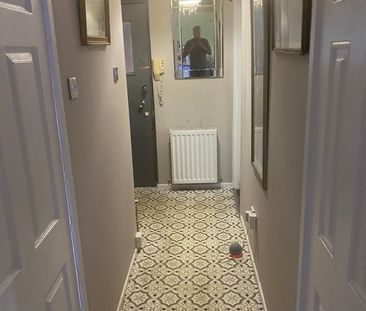 1 Bed Flat, Maxwell Drive, G41 - Photo 5