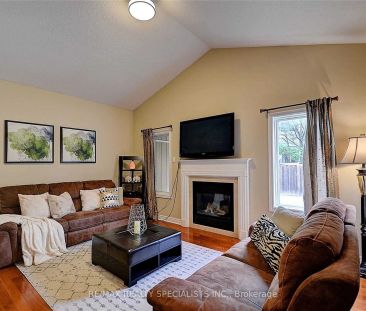 Detached Home For Lease | W9033084 - Photo 6