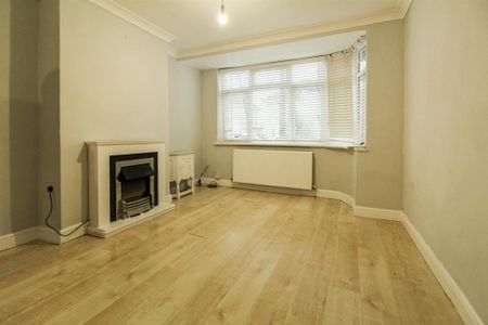 3 bedroom semi-detached house to rent - Photo 3