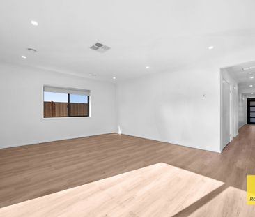 A Home That Defines Modern Family Perfection - Plus 2 Weeks Free Rent! - Photo 1