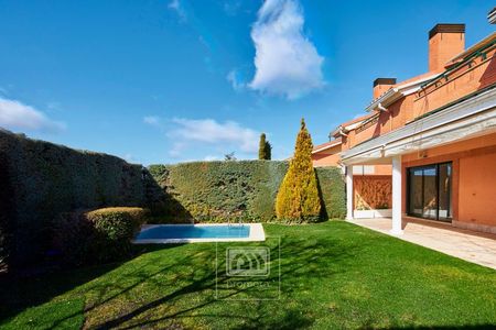 Alquiler de chalet pareado en Encinar de los Reyes - Photo 4