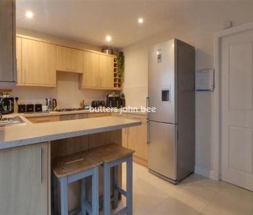 3 bedroom semi-detached house to rent - Photo 3