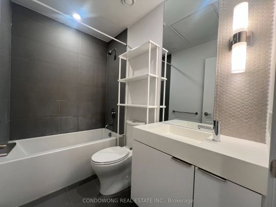 33 Helendale Avenue #401 - Photo 1