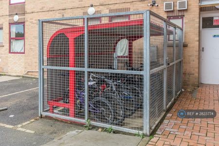 1 bedroom flat to rent - Photo 5