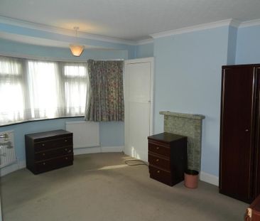 3 bedroom semi-detached house to rent - Photo 5