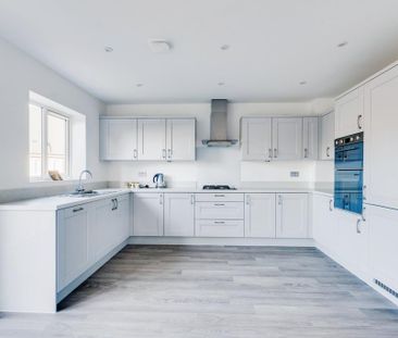 4 bedroom detached house to rent - Photo 4