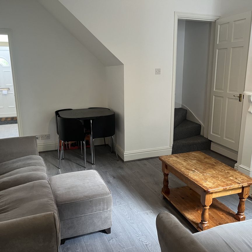 511 HARBORNE PARK ROAD - Photo 1