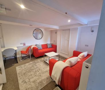 5 bedroom terraced house to rent - Photo 1