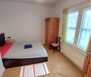1 Bed Maisonette, Brighton Road, CR8 - Photo 2