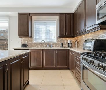For Lease - 5520 Meadowcrest Avenue, Mississauga, Ontario - Photo 2