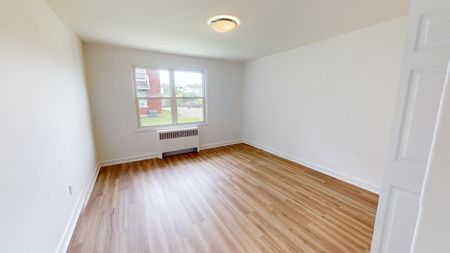 362 MacArthur, Ottawa - Photo 2