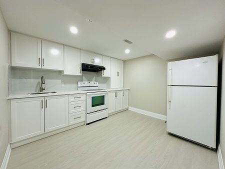 For Lease - 38 Howarth Avenue Unit# #Basement B, Toronto, Ontario - Photo 5