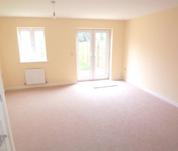 Cedar Close, Old Stratford, Milton Keynes, MK19 - Photo 5