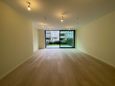 RESIDENTIE MIRAVAL - Gelijkvloers appartement met 2 slaapkamers gelegen in een nieuwbouwresidentie in de Leopoldlaan. - Photo 2