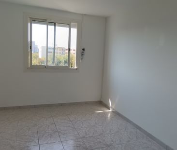 Location Appartement 4 pièces 71m² LA GARDE 83130 - Photo 2